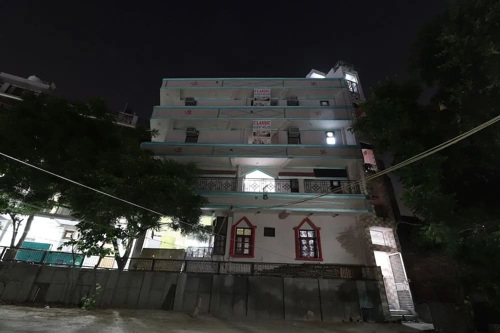 Classic Hotel @ Walk in Nizamuddin Railway Station - main photo