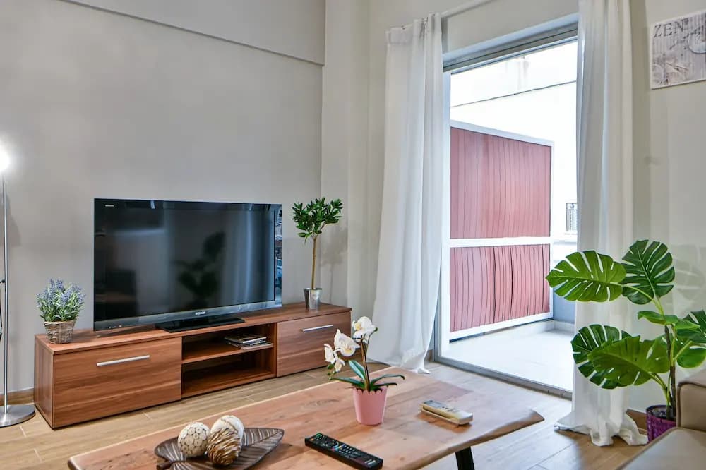 Comfy Home next to metro - photo 2