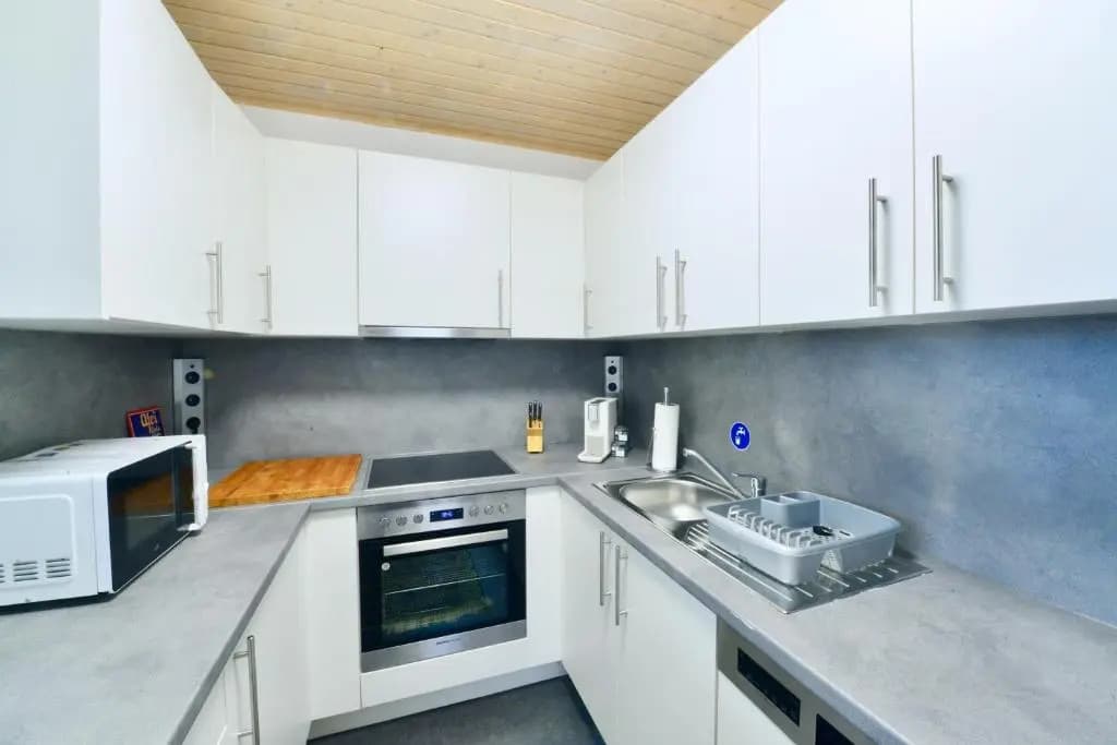 3-Bedroom-Flat With Parking Space - photo 15