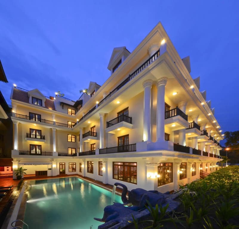 Royal Crown Hotel & Spa - main photo