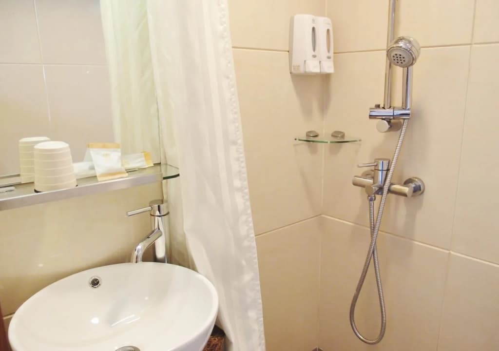 Lander Hotel Prince Edward - photo 9