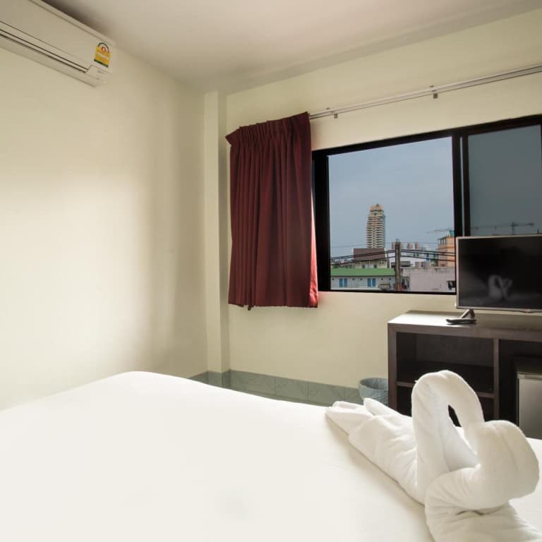 Paripas Express Hotel Patong - photo 26