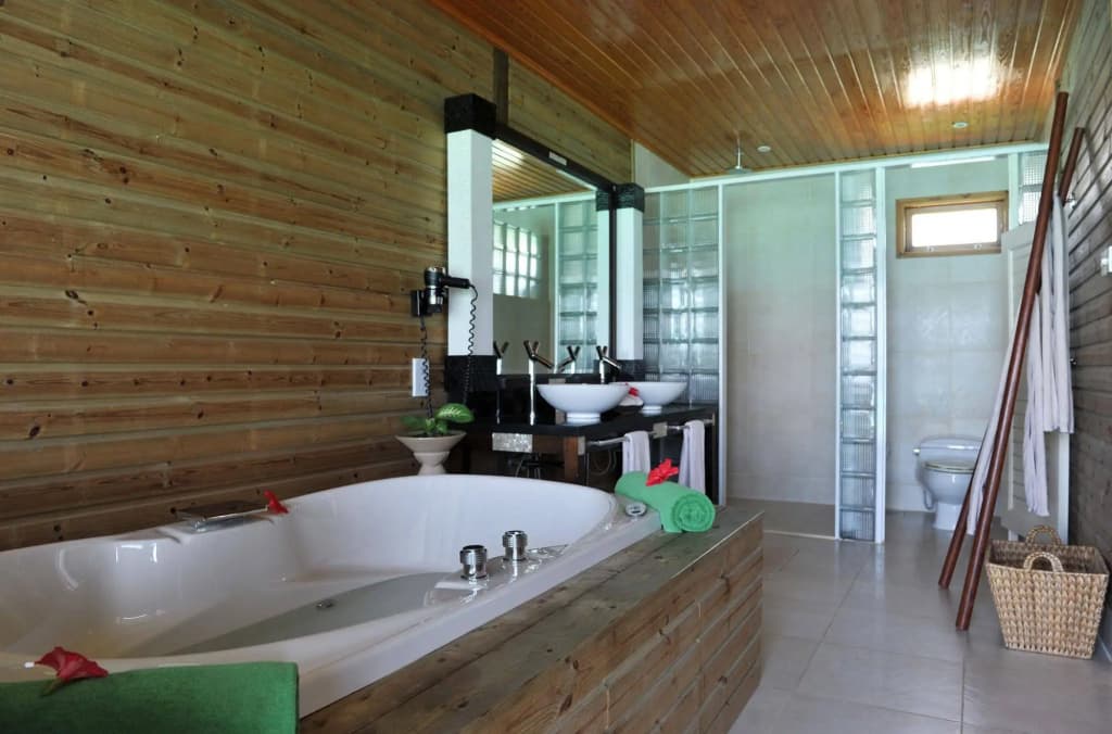 Komandoo Maldives Island Resort - photo 11