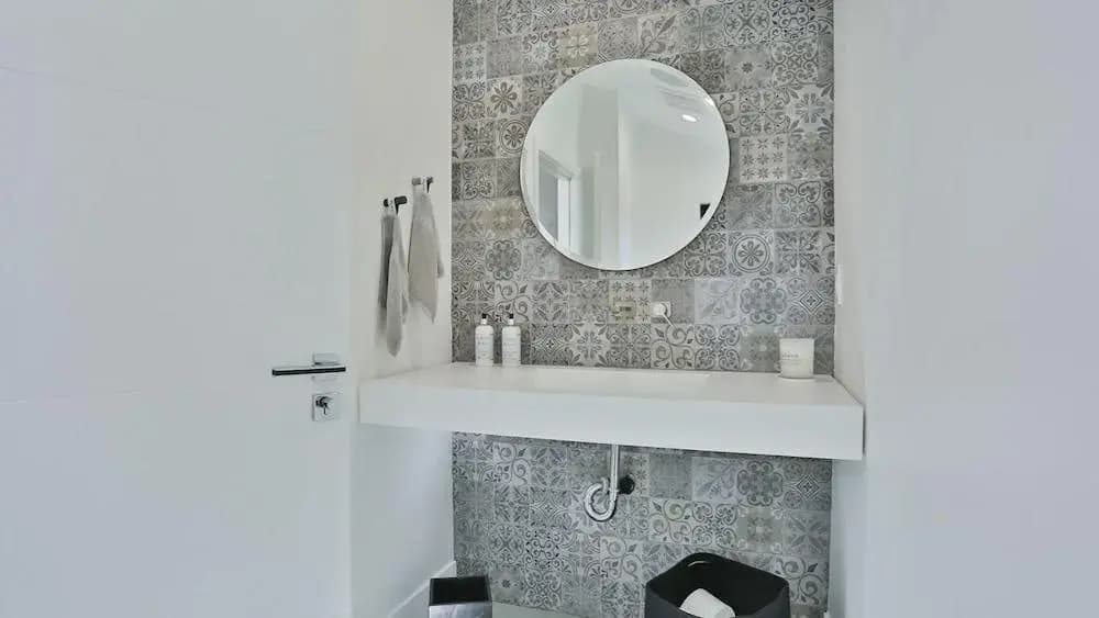 Spacious 5 Bedroom West Hollywood Home With Pool - photo 9