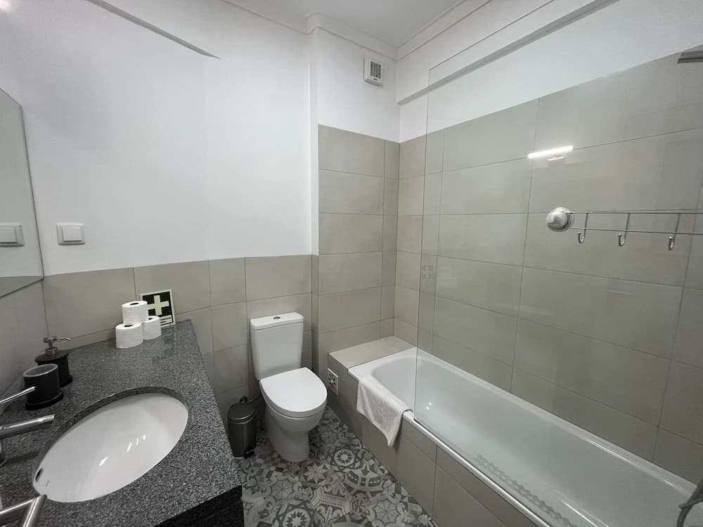 27 92 Campolide Apartment - photo 8