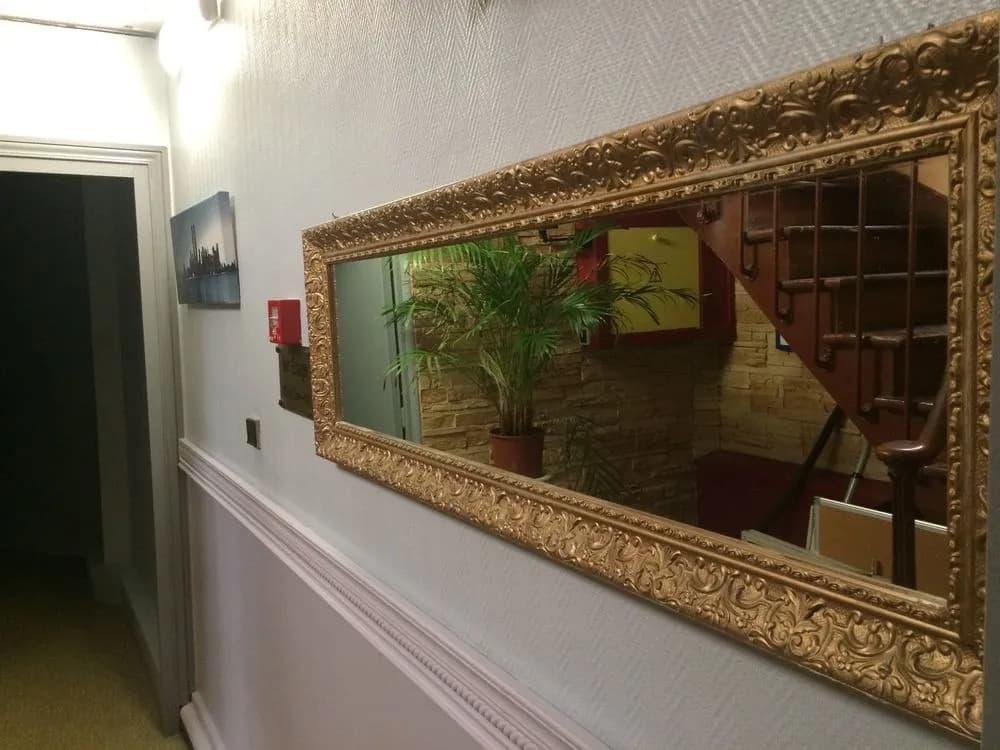 Marys Hotel - photo 11