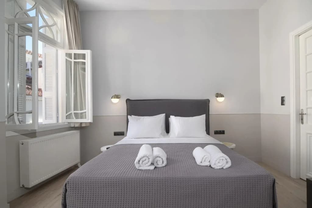 Plaka Arch Suites - photo 4