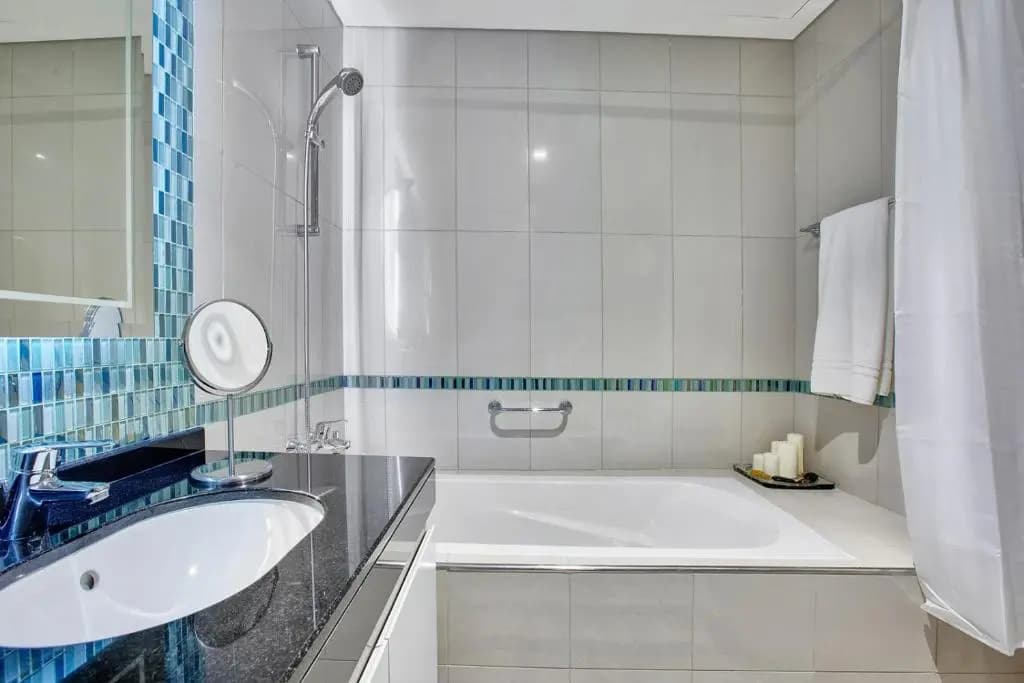 Ultra Modern 1BD in Damac Heights Dubai Marina - photo 9