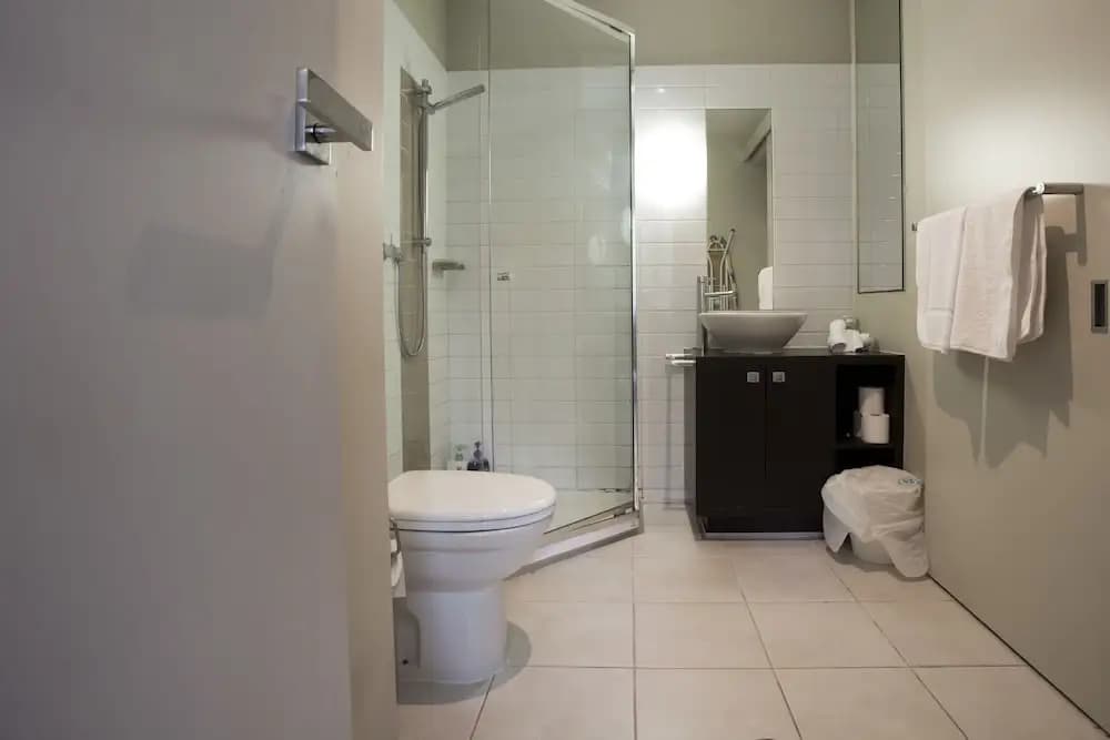 ReadySet Apartments on Altona - photo 7