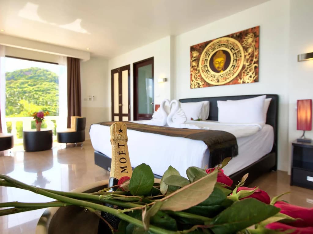 Crystal Bay Beach Resort - photo 2