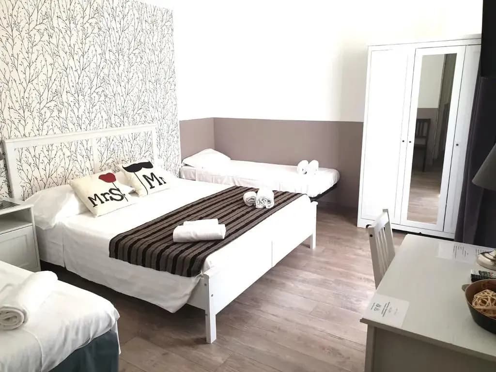 Romantica Rooms - photo 2