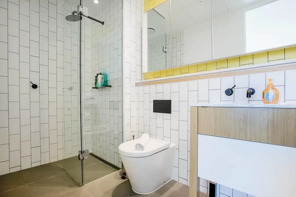 87 Docklands 2BD 2BTH Waterside with Carpark - photo 8