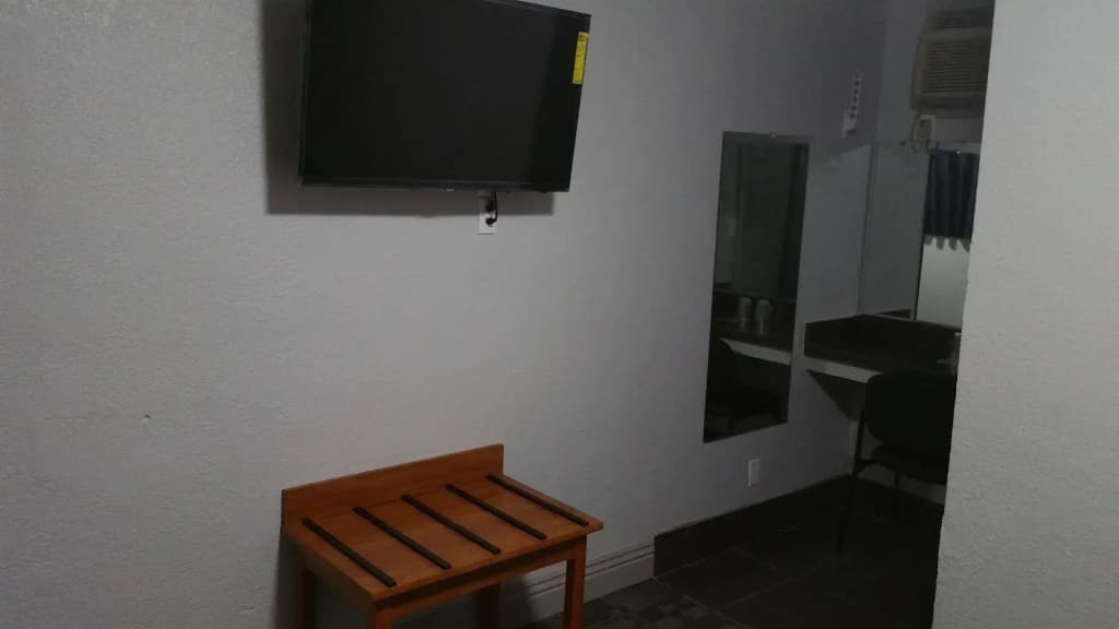 Comet Motel - photo 2