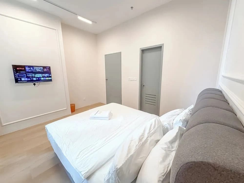 The Suite by Manhattan Group - photo 7