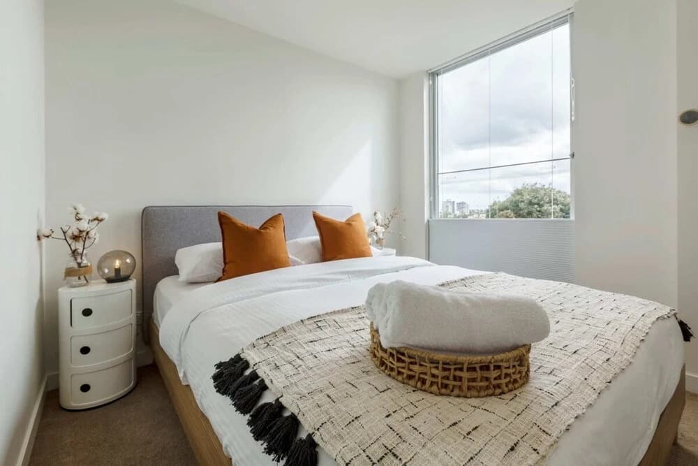 Stunning View 2-bed in Port Melbourne w/ Parking - photo 18