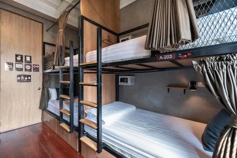 OYO 685 Am Bed Hostel - photo 6