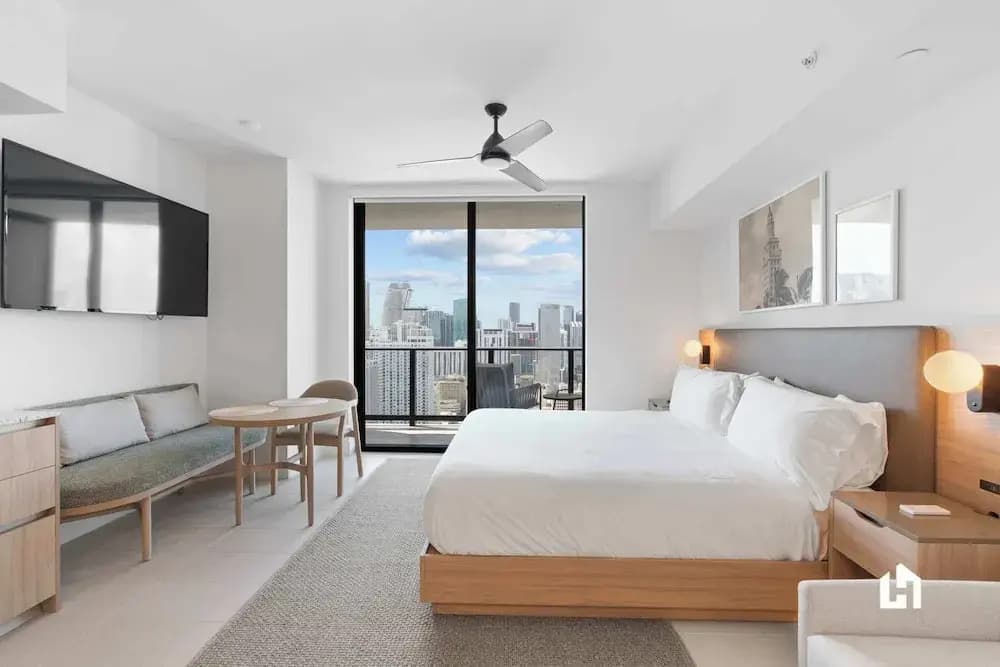 Stylish Apartments with Partial Ocean Views in Downtown - photo 34