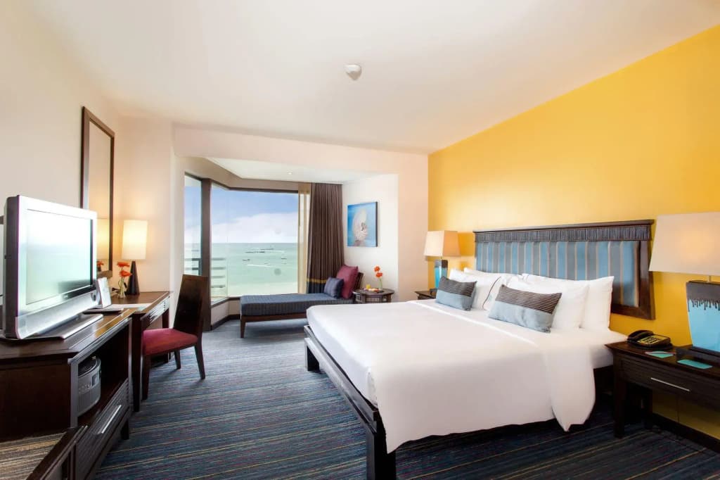 The Bayview Hotel Pattaya - photo 8