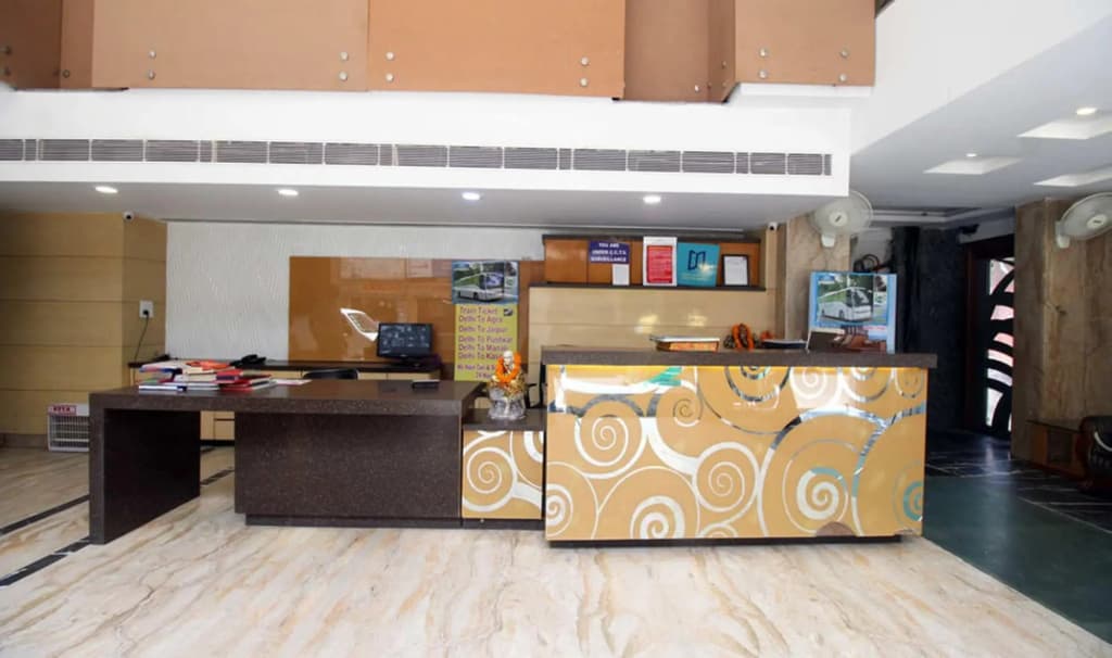 Hotel Krishna Plaza - photo 2