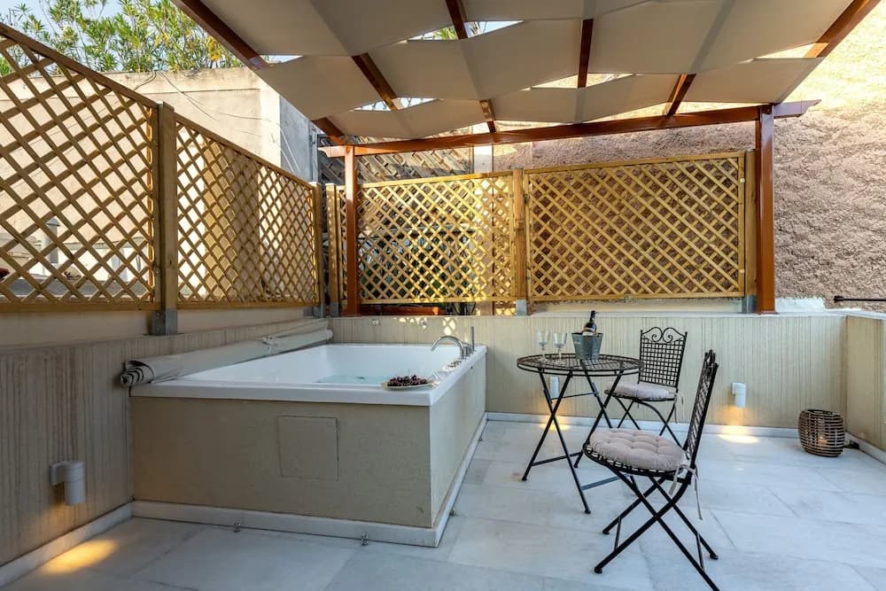 Ipelhome Plaka Boutique Apartments - photo 13