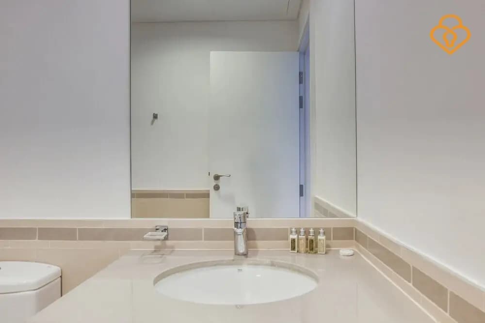 1 B/R Apt 411 Hayat Boulevard Townsquare - photo 8