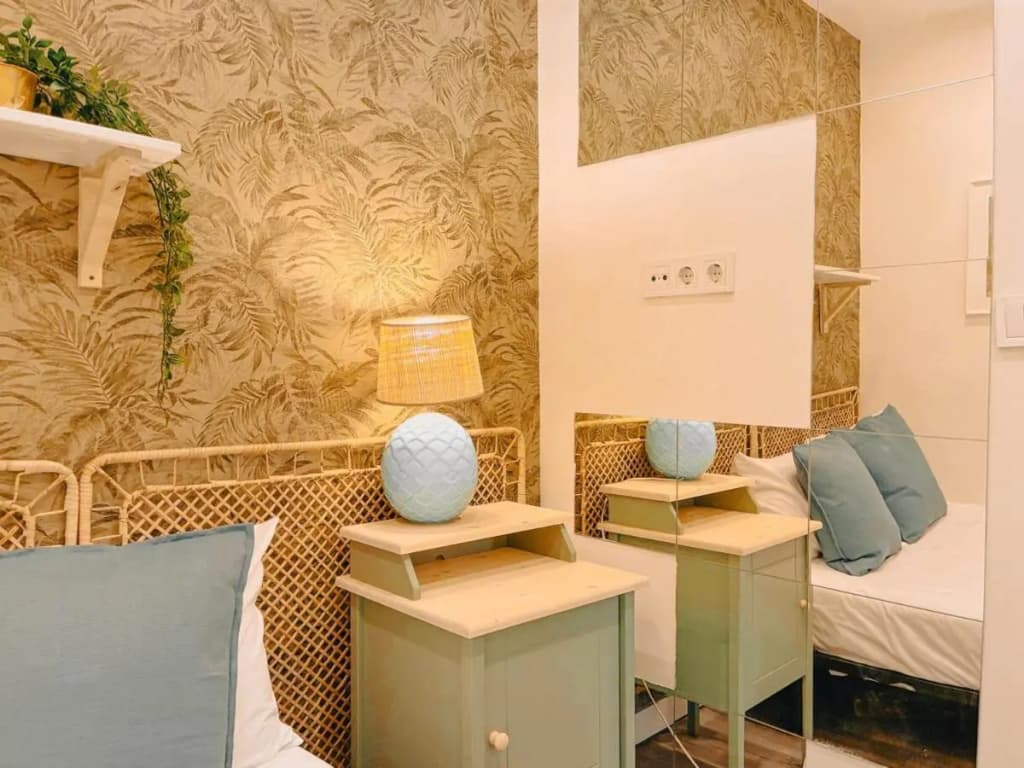 Charming Local Flat Near Sao Bento Palace - photo 4