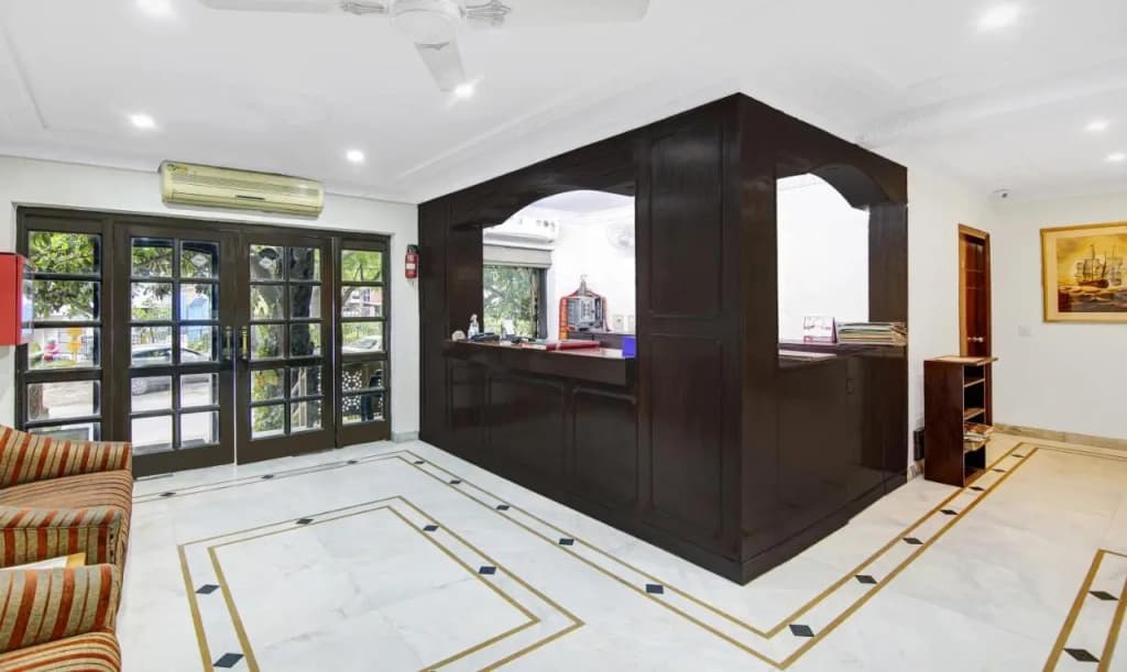 Itsy Hotels Arien International - photo 18