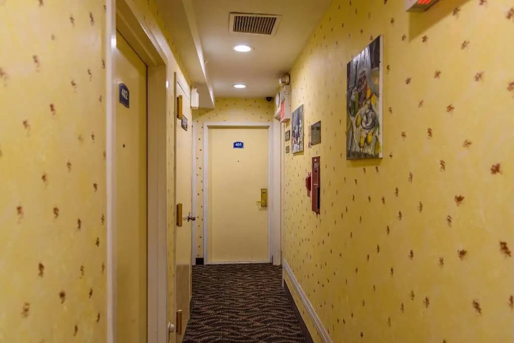 Flushing Central Hotel 88 - photo 12