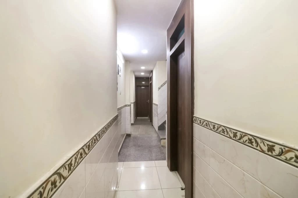 Hotel Mayur Plaza - photo 8
