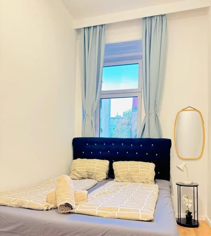 Stylish 9BR Apartment for 18 Guests - photo 10
