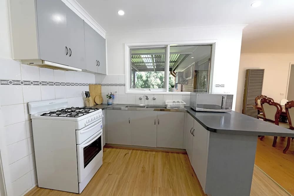 Melbourne 4BRM Staycation Parkside - photo 12