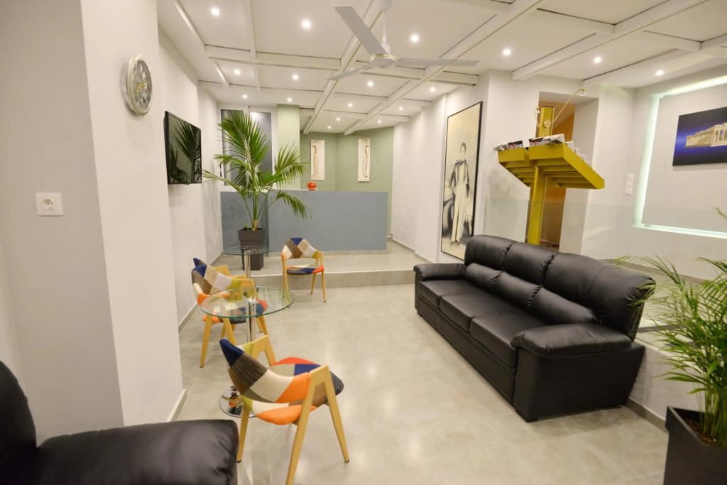 Byron Hotel - photo 16