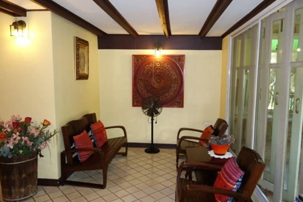 Bunthomstan Guesthouse - photo 14