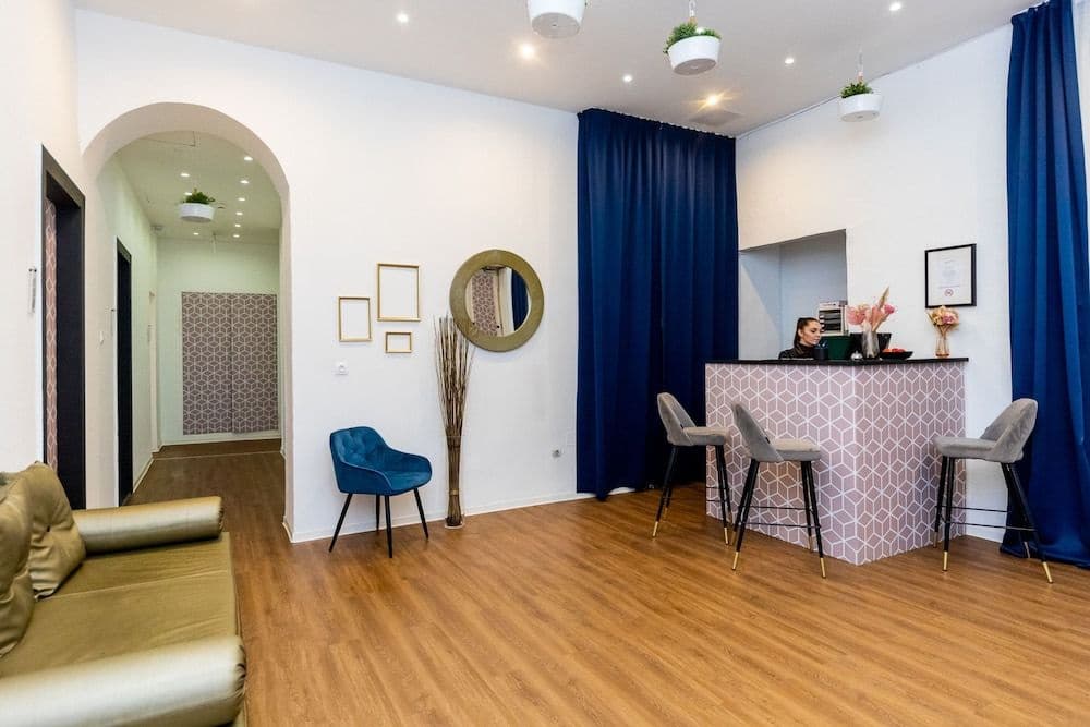 Adagio Downtown Rooms - photo 10