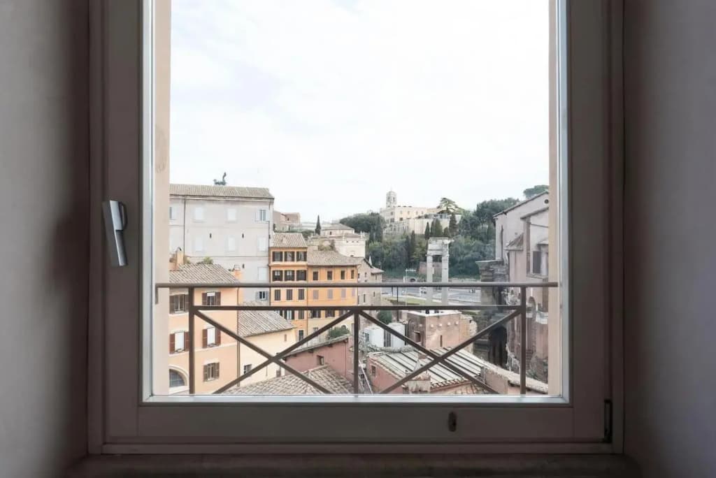 Stunning views over central Rome's rooftops - photo 18