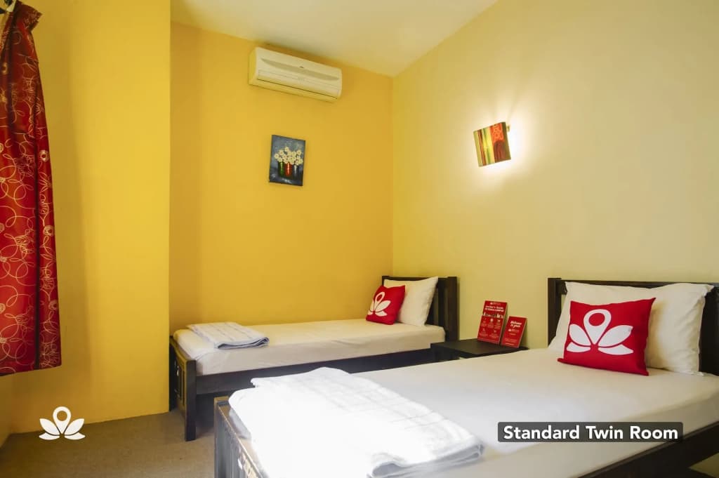 The Explorers Guesthouse and Hostel - photo 5
