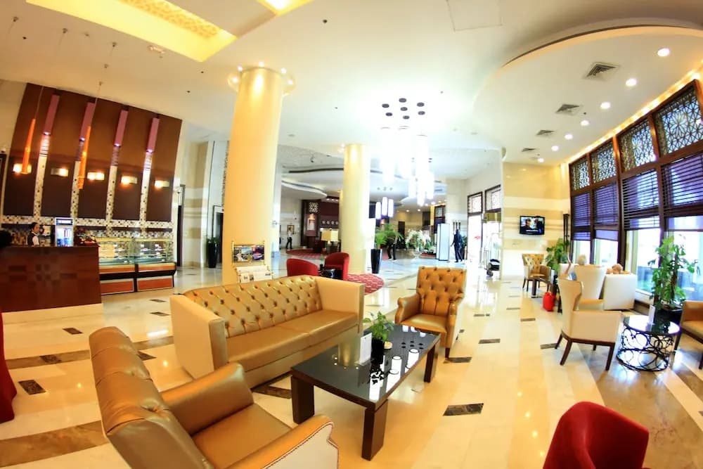 Grand Regal Hotel - photo 2