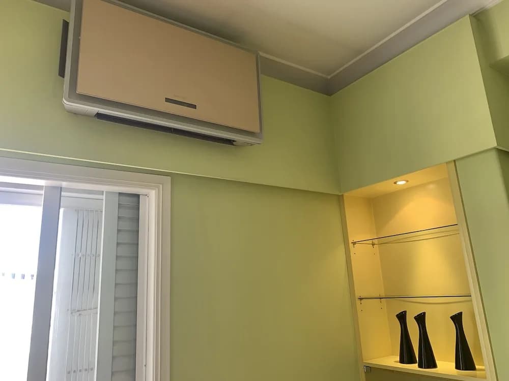 Urban flat next to Syntagma Square - photo 4
