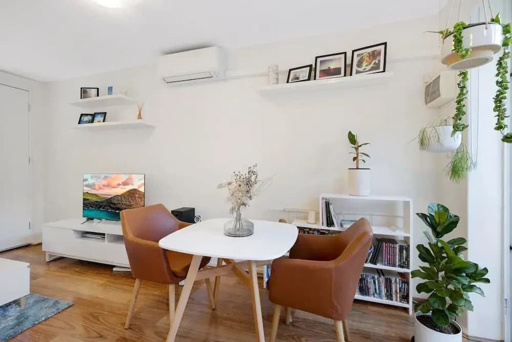 Snug St Kilda Apartment With Private Courtyard - photo 5