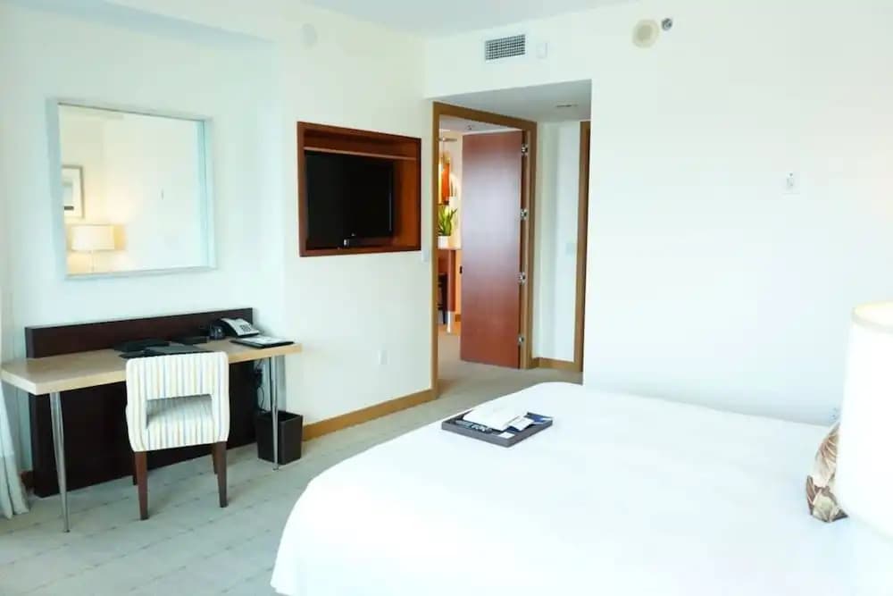 CONRAD 1bed Condo Brickell-Free Parking - photo 3