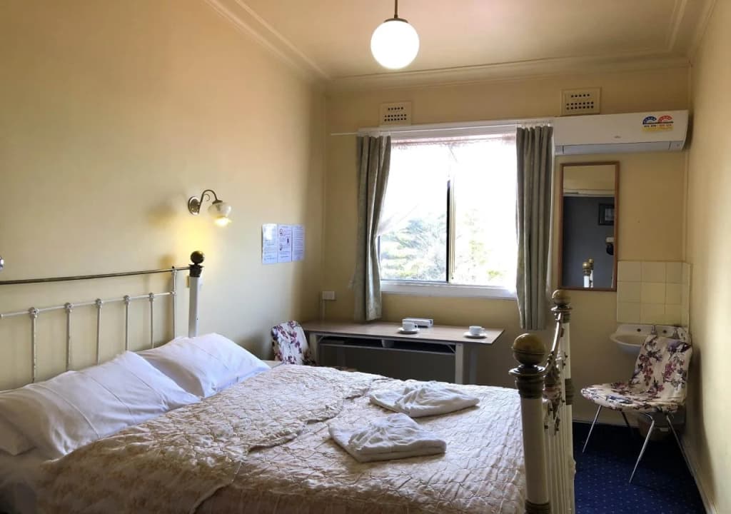 Clarendon Motel and Guesthouse - photo 2