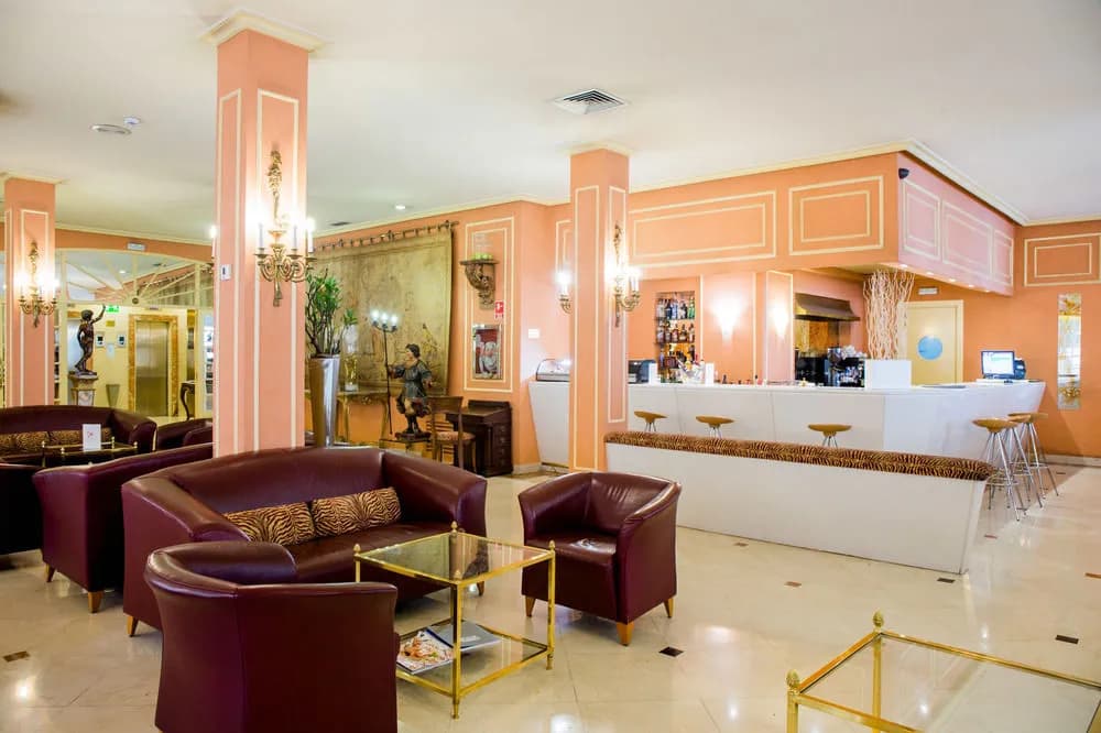 Hotel Arosa - photo 2