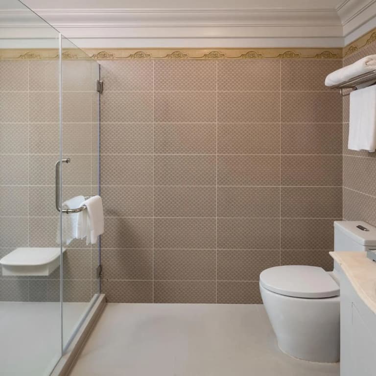 Kingston Suites  - photo 43