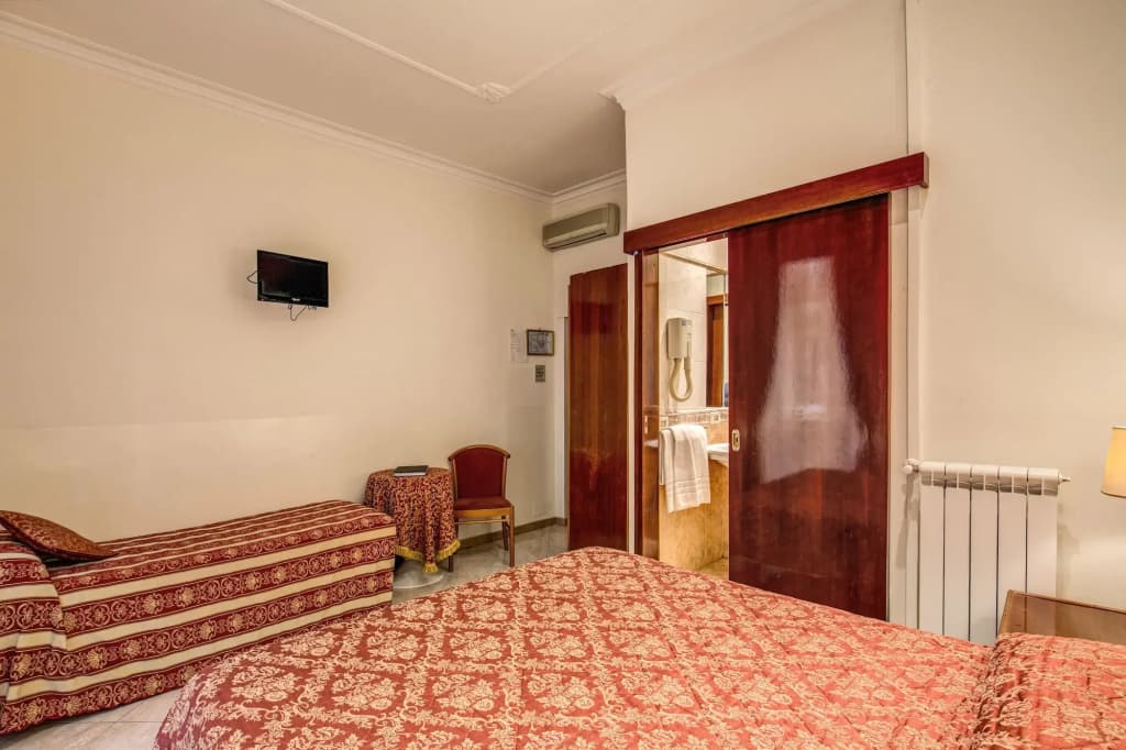 Virginia Hotel - photo 8
