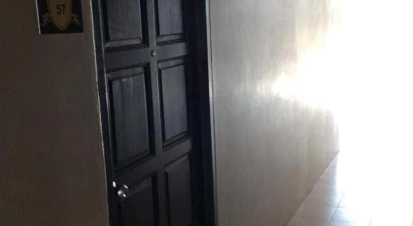The State Apartment - photo 12