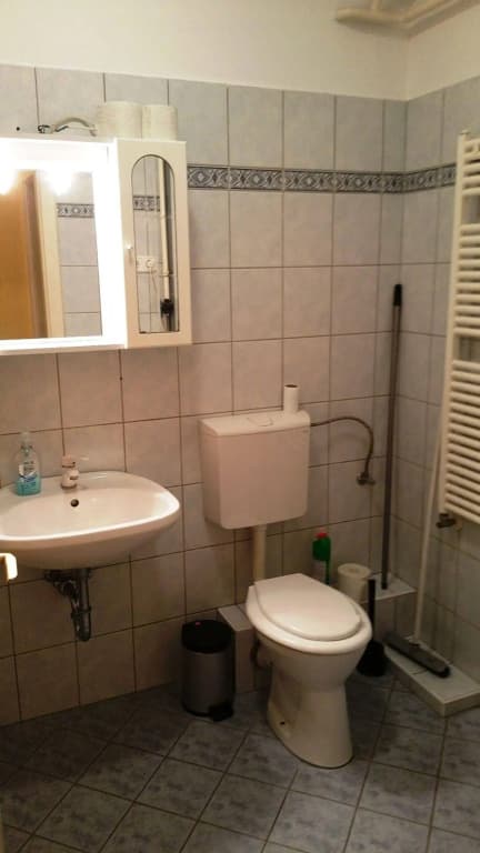 UJPEST - photo 9