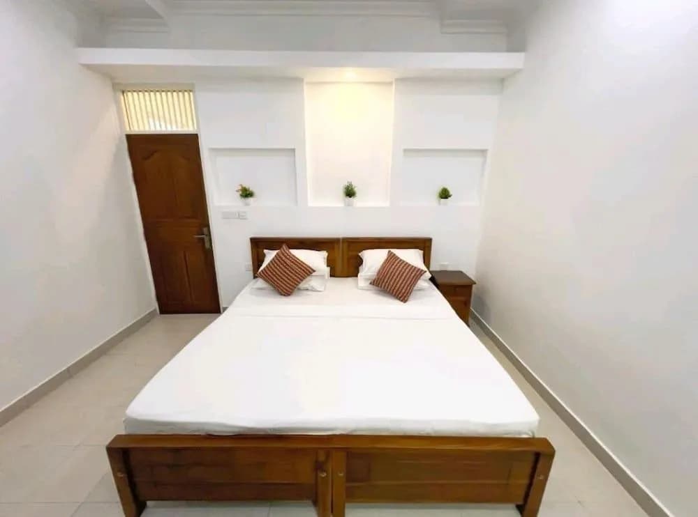 Everest Lodge - photo 3