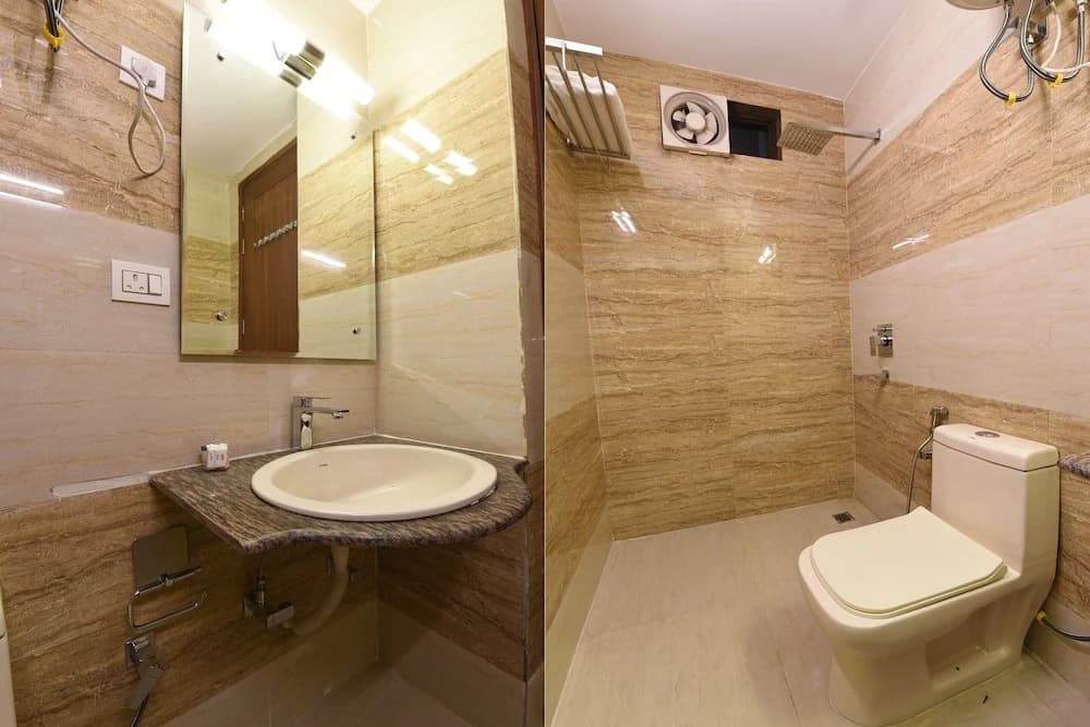 OYO Flagship 5383 Hotel Under Bridge Inn - photo 10