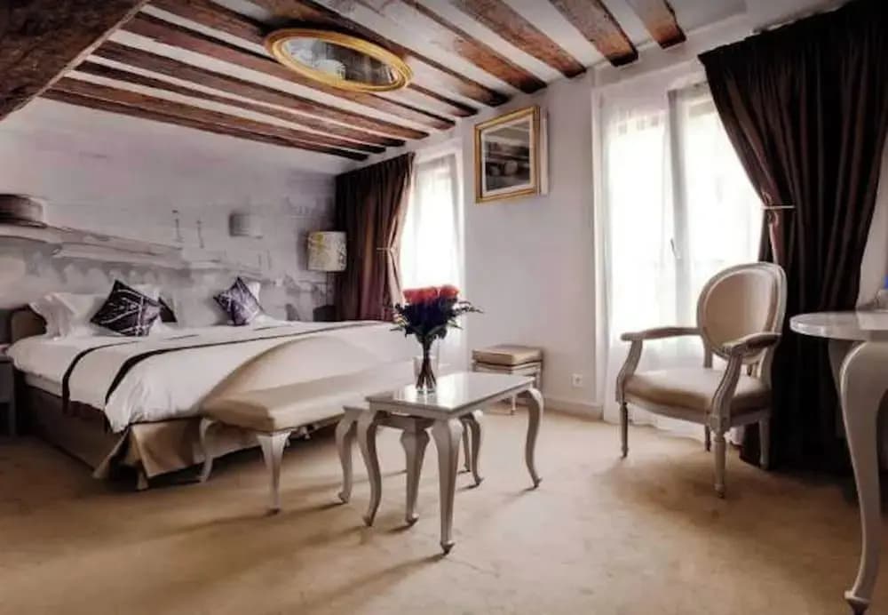 Confidential Room 1, a Stone's Throw From the Louvre - photo 2