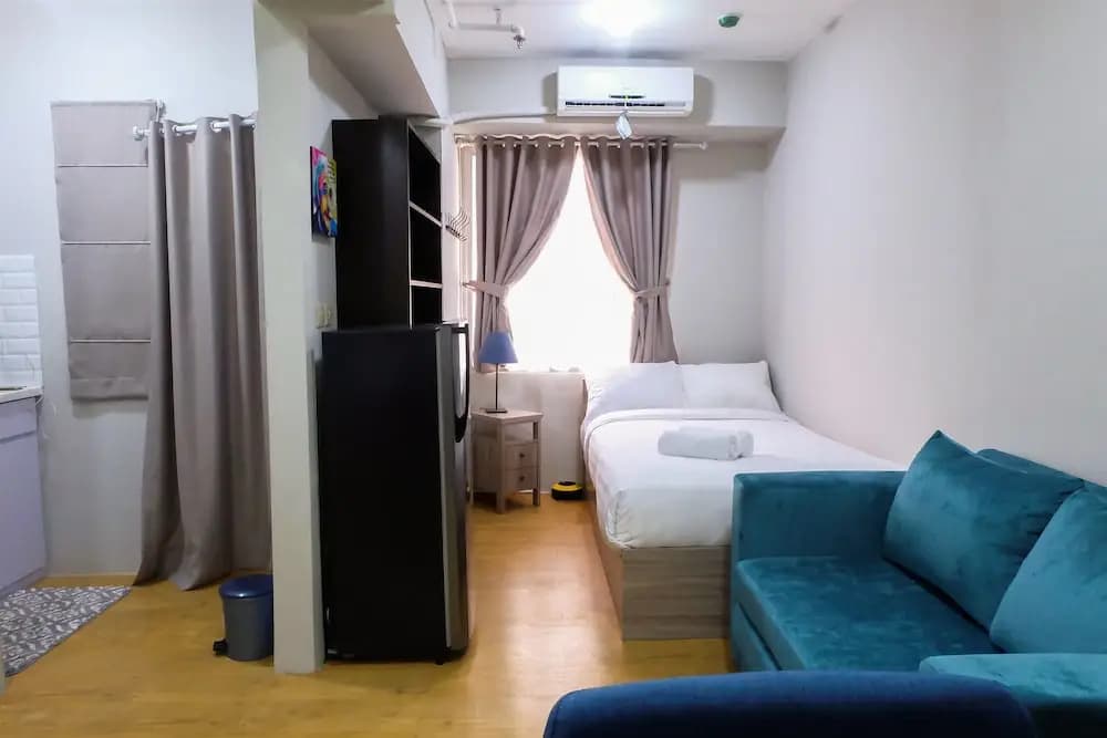Spacious Pool View Menteng Square Apartment - photo 2